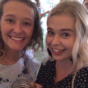 Meet your Posher, Adrianne